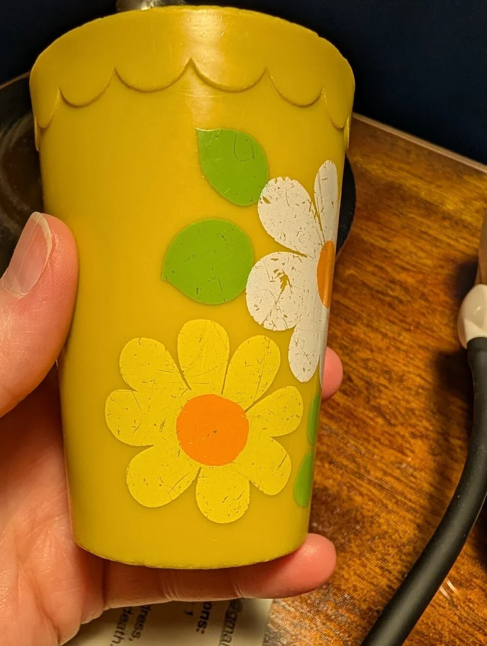 Vintage Ransburg floral mod bathroom cup